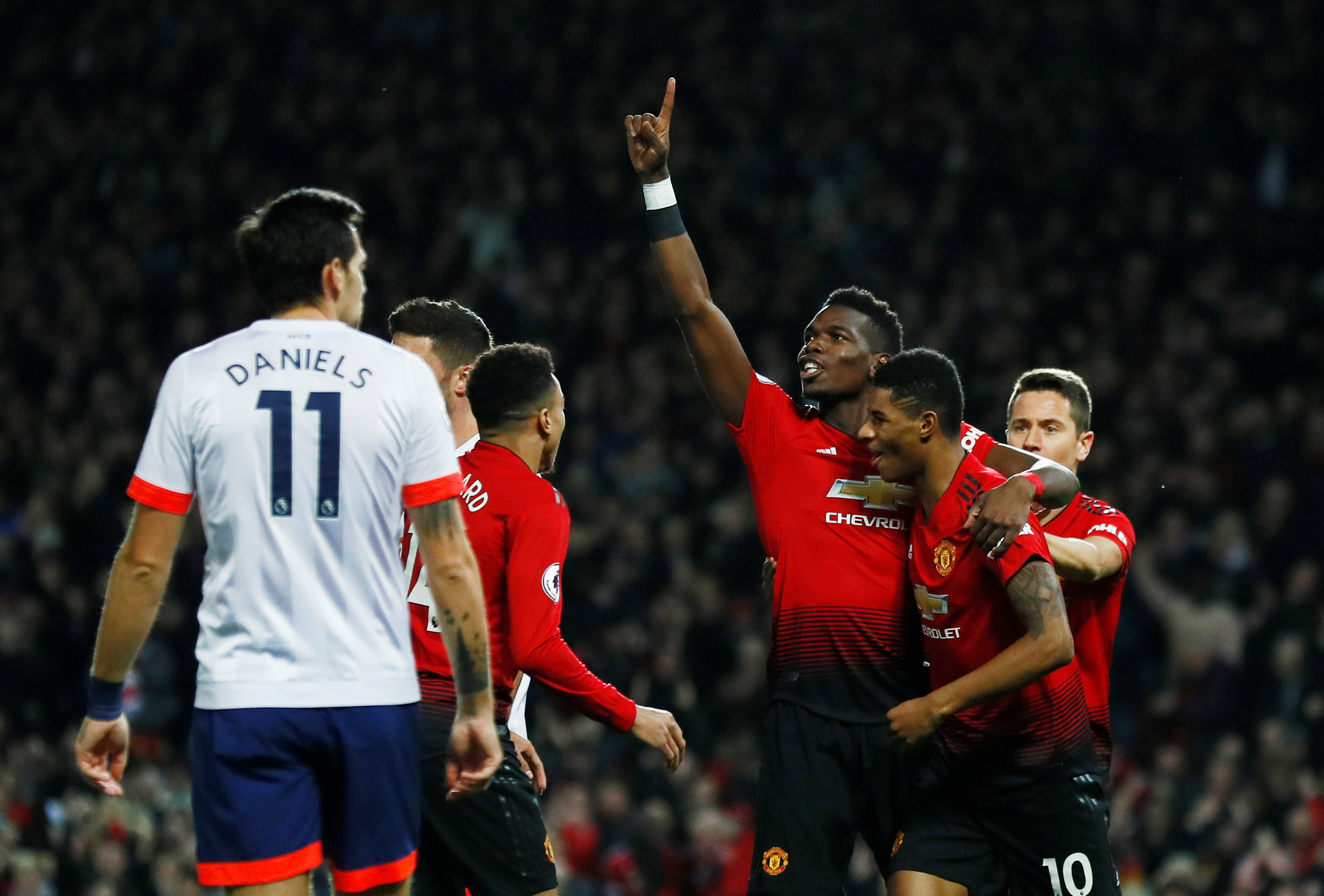 通过集体的 通过集体的